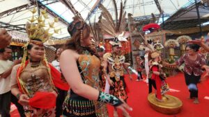 Asal Usul Suku Dayak